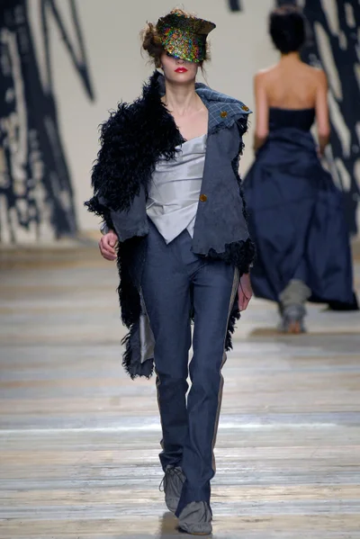 Look 50